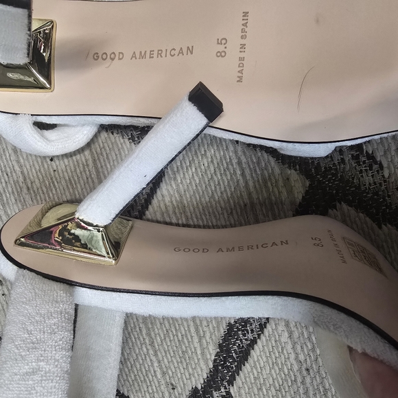 NIB Good American Women's Terry Slip On High Heel Sandals White SZ 8.5 - Picture 9 of 10